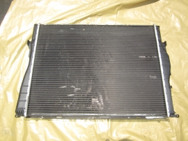 BMW - Radiator - 17117537292
